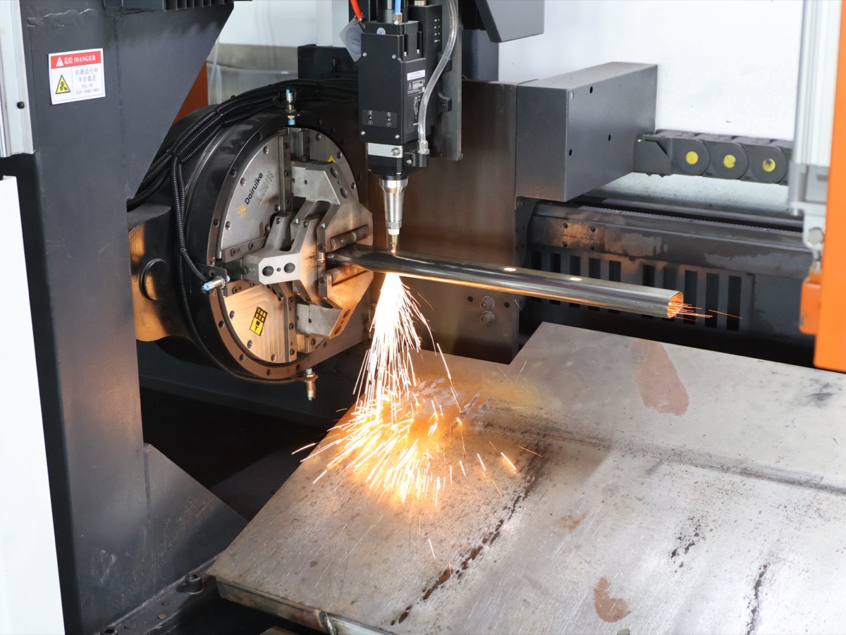 Laser cutting steel tube for fitness equipment